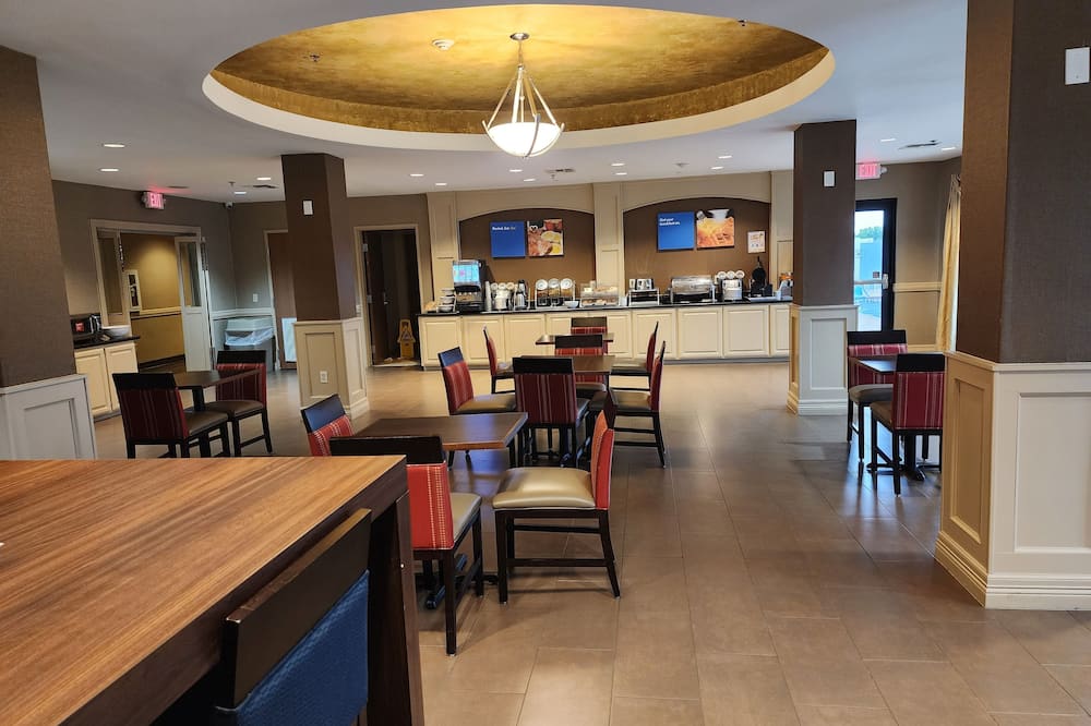 Comfort Inn & Suites Donna near I-2