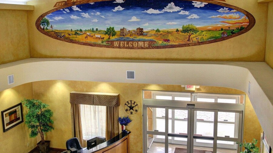 Comfort Inn And Suites Alvarado