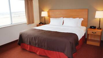 套房, 1 張特大雙人床, 非吸煙房 (Two-Bedroom) | 獨特裝潢、布置獨特、書桌、遮光布/窗簾