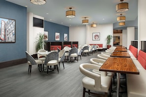 Lunch and dinner served - Embassy Suites by Hilton Birmingham Hoover (Birmingham)