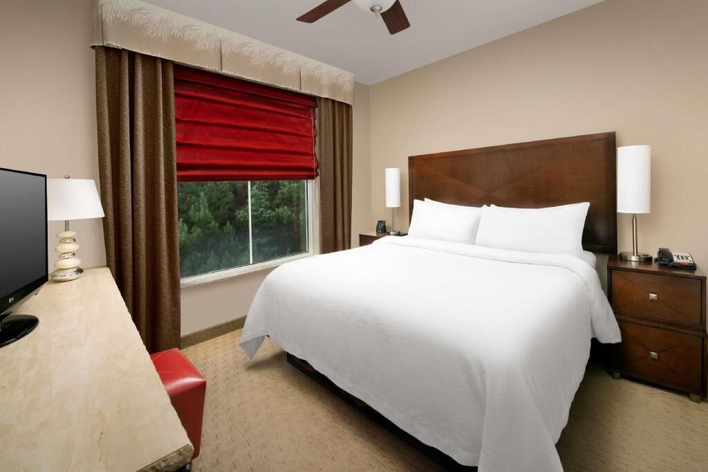 1 bedroom, premium bedding, in-room safe, desk