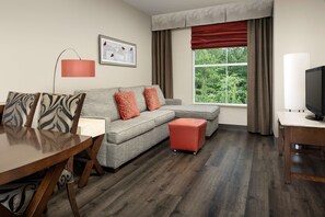 37-inch LCD TV with cable channels, TV, MP3 dock - Embassy Suites by Hilton Birmingham Hoover (Birmingham)