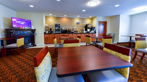 Days Inn by Wyndham Greensboro NC