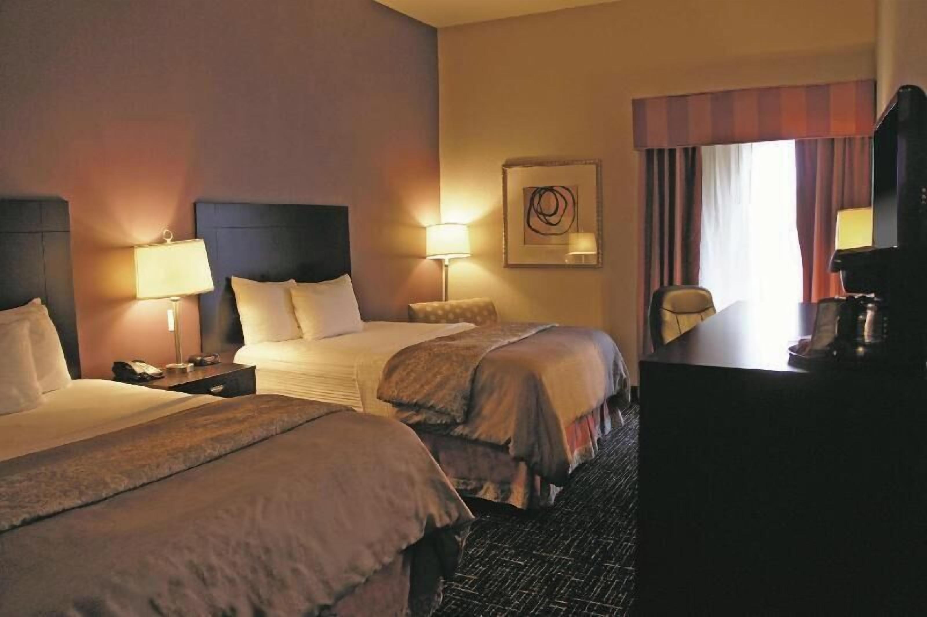 Egyptian cotton sheets, premium bedding, down comforters, pillowtop beds