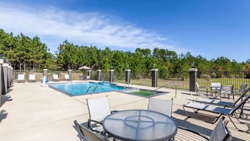 Outdoor pool, pool loungers