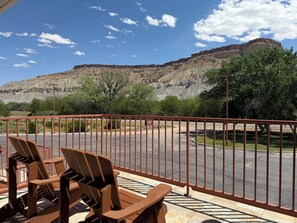 Terrace/patio - Cathedral Valley Inn (Torrey)