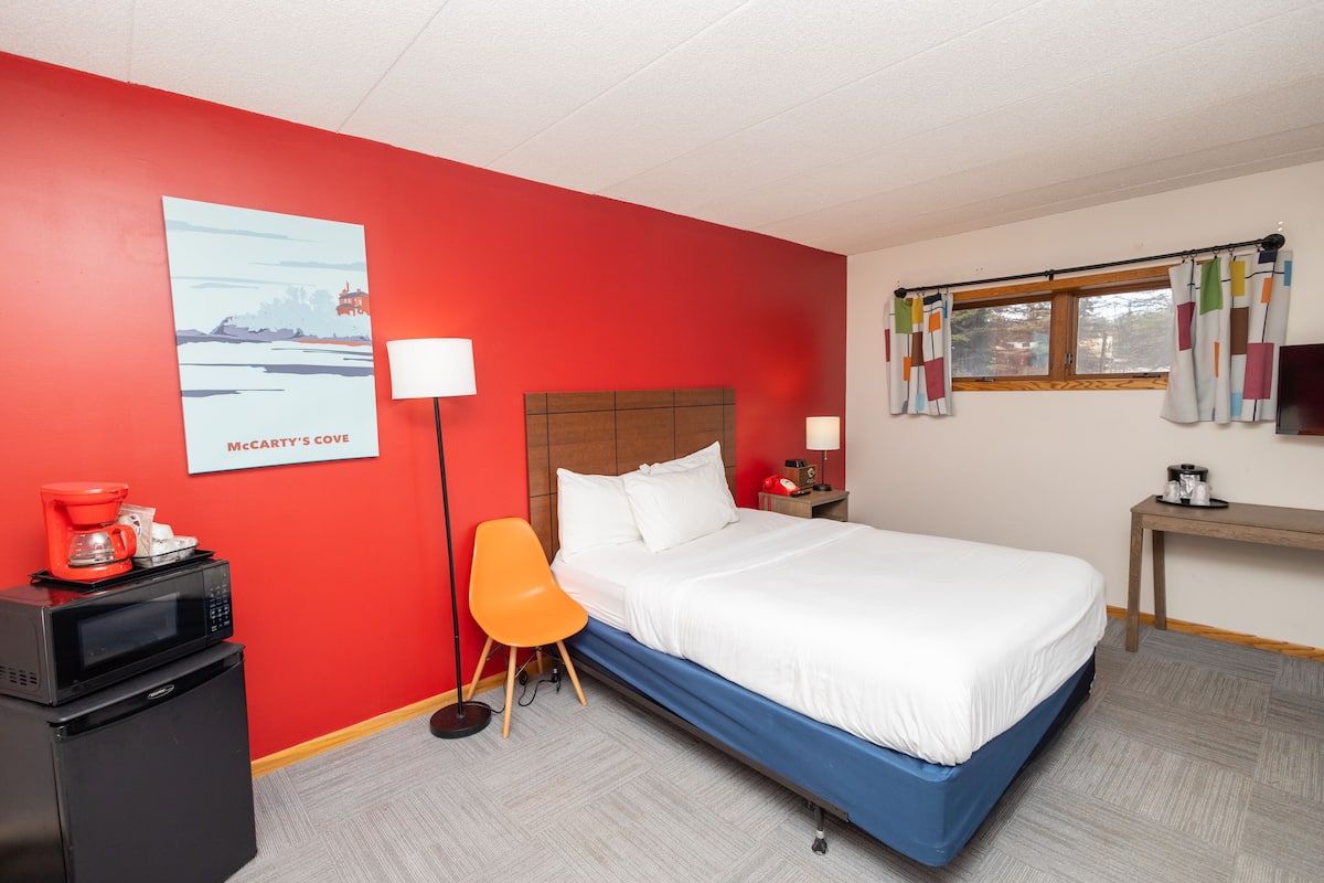 1 dormitorio, cortinas opacas, wifi gratis y ropa de cama