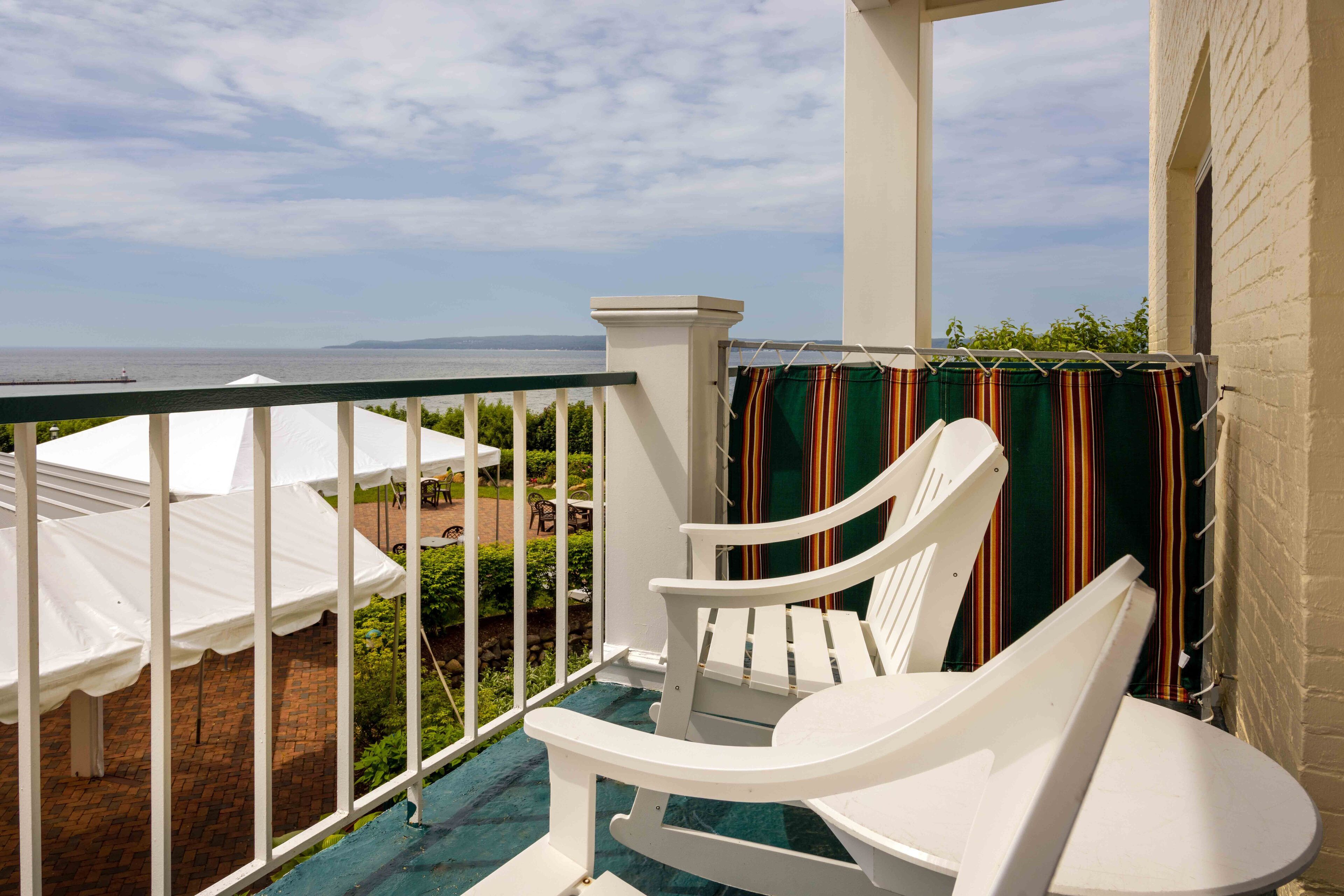 Deluxe kamer, 1 kingsize bed, balkon, uitzicht op meer | Uitzicht vanaf balkon