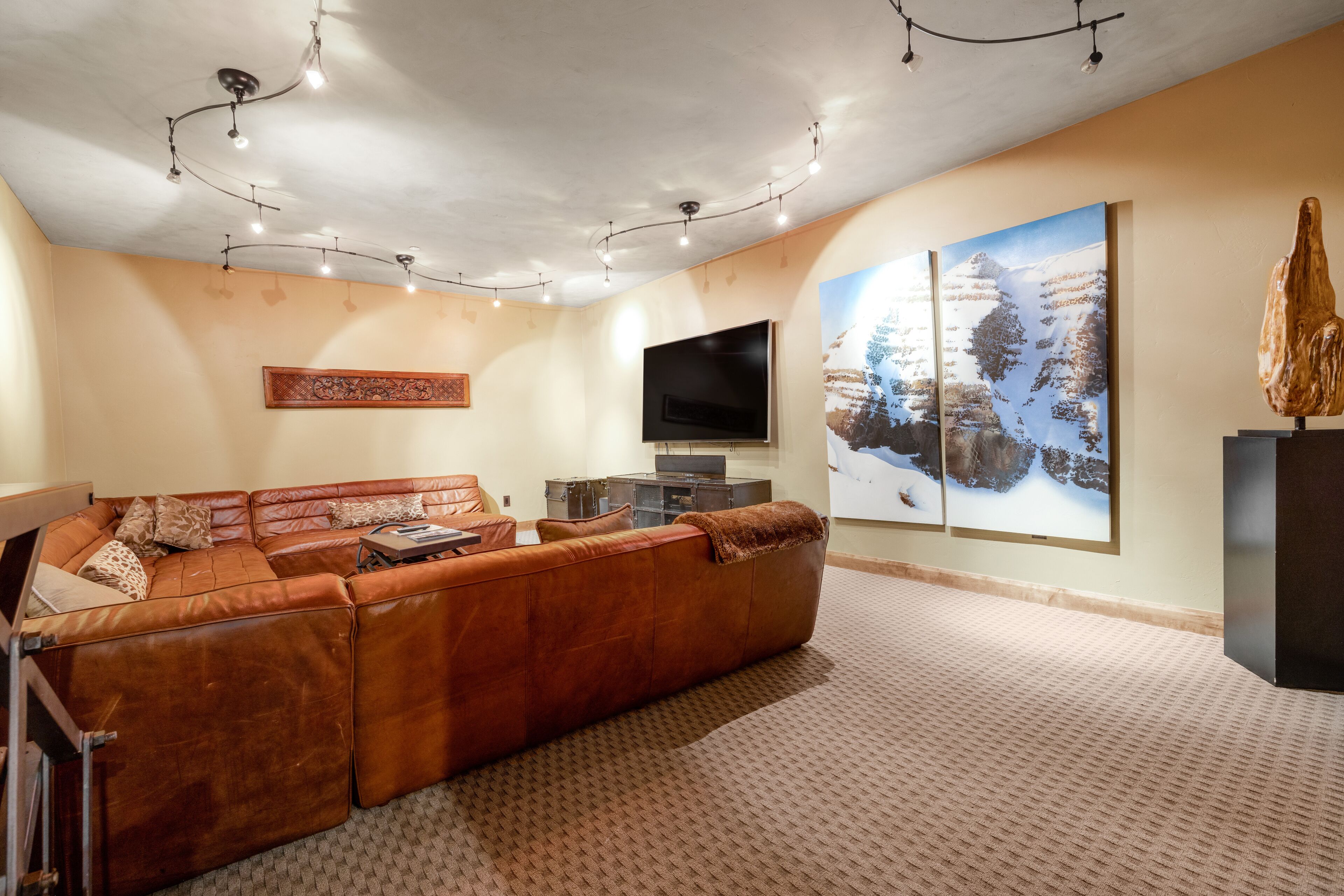penthouse suite | living room | 40-inch flat-screen tv with cable channels, tv, ipod dock