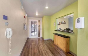 Lobby - Studio 6 Extended Stay El Paso East TX (El Paso)