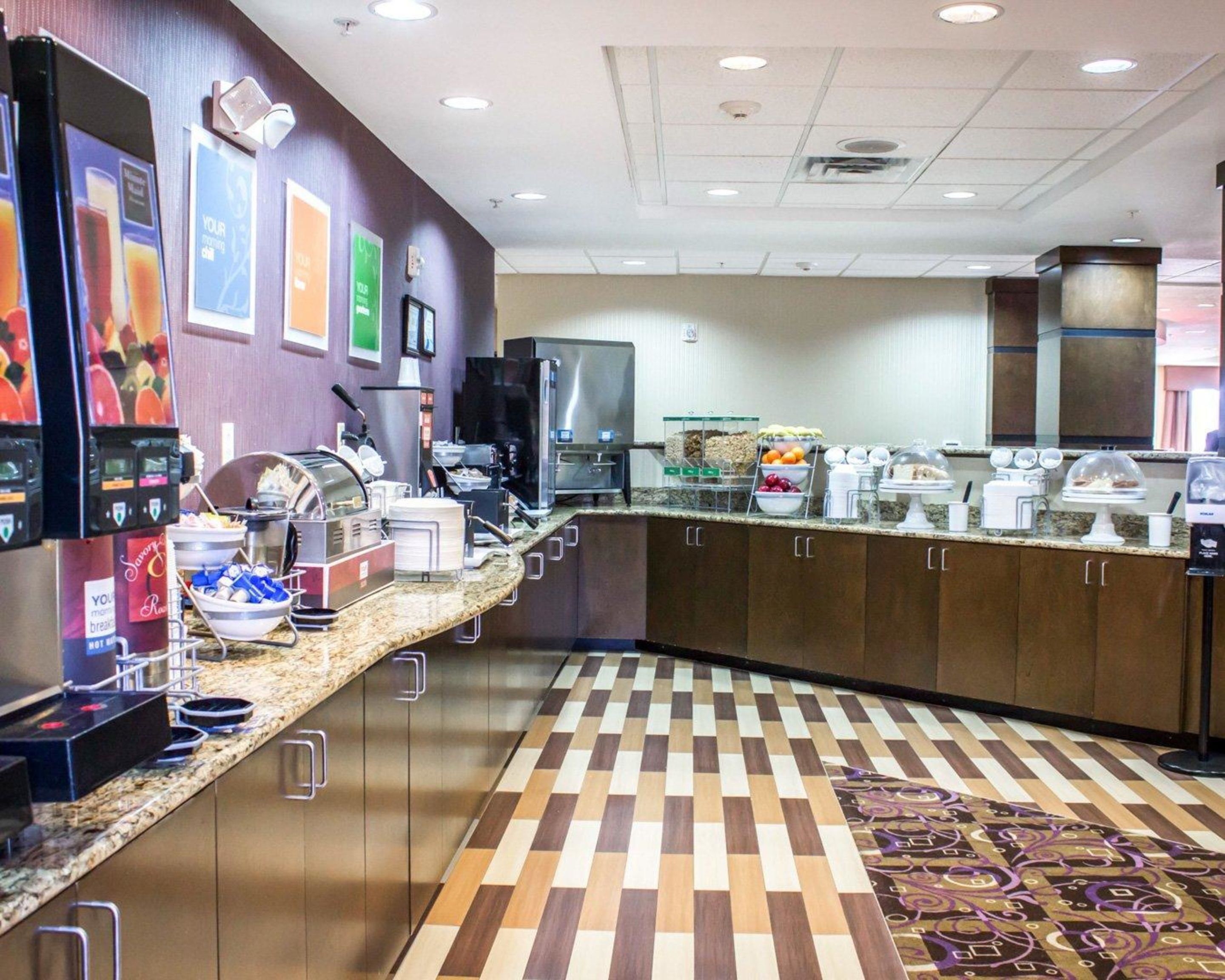 free buffet breakfast