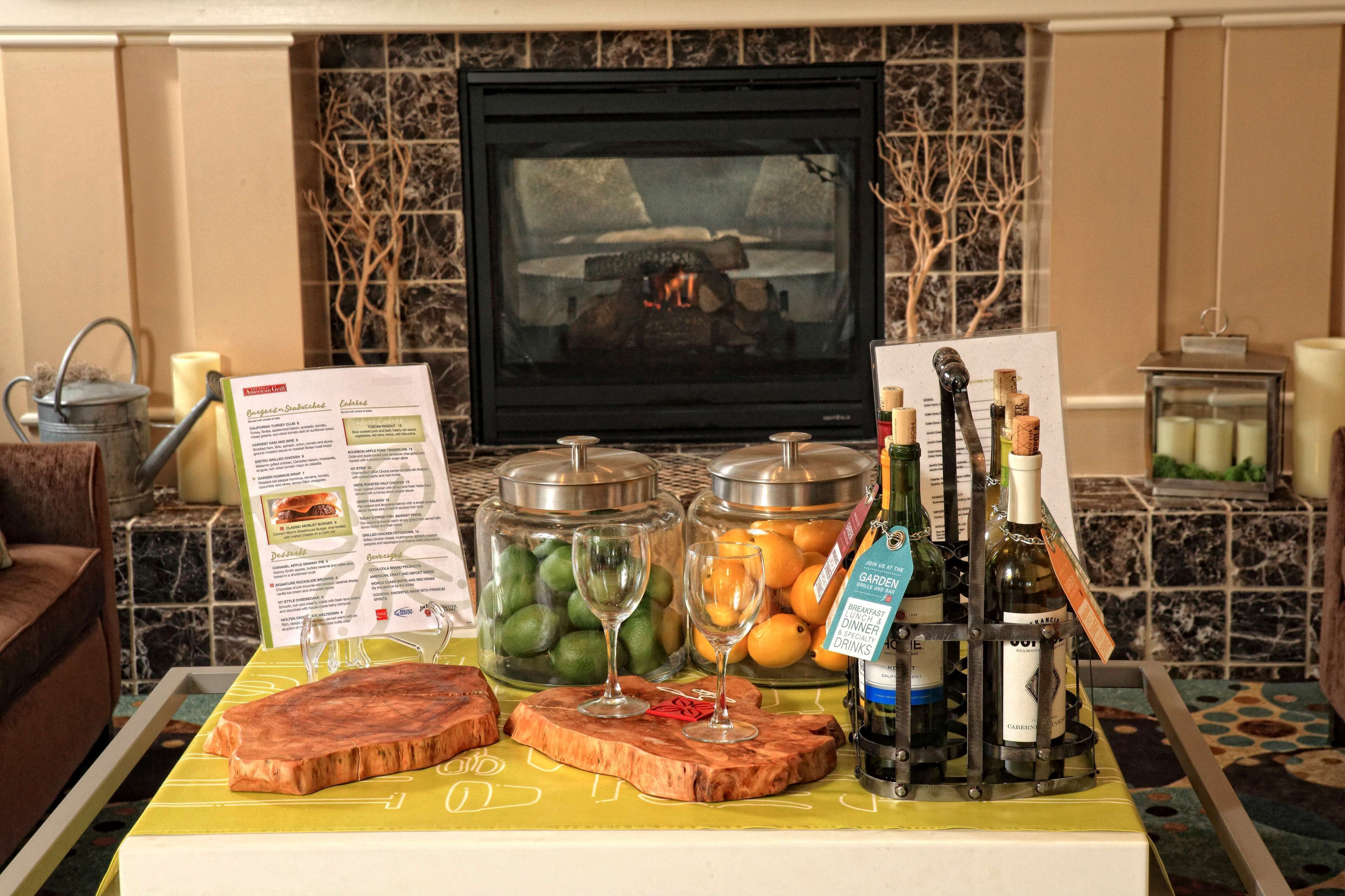 breakfast and dinner served, american cuisine