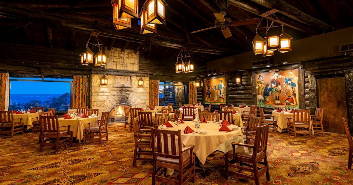 breakfast, lunch, dinner served; american cuisine