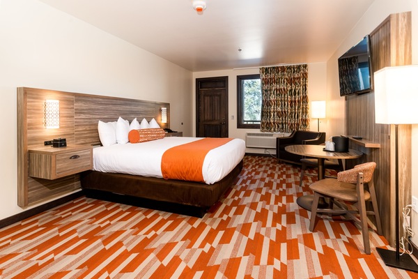 Free cribs/infant beds, rollaway beds, bed sheets