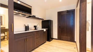 Mini-fridge, coffee/tea maker