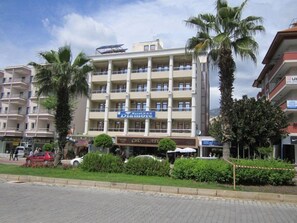 Esterni