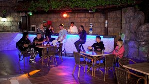 Bar (en el alojamiento)