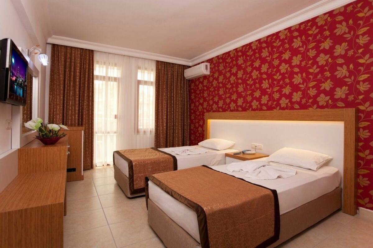 Cribs (free), rollaway beds (surcharge), WiFi (free)