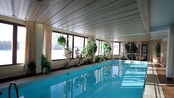 Sisäuima-allas