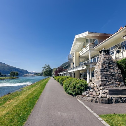 Loenfjord