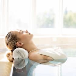 Couples treatment rooms, hot tub, Turkish bath, body treatments