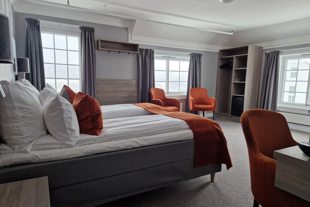 Superiorrom med balkong | 1 slaapkamer, donzen dekbedden, pillowtop-bedden