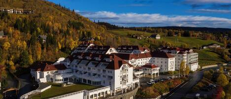 Vista frontal de la propiedad