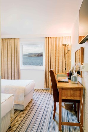 Standard Twin Room - Muthu Queens Hotel (Oban)
