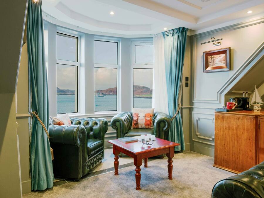 Queen Mary Suite | Vista al lago