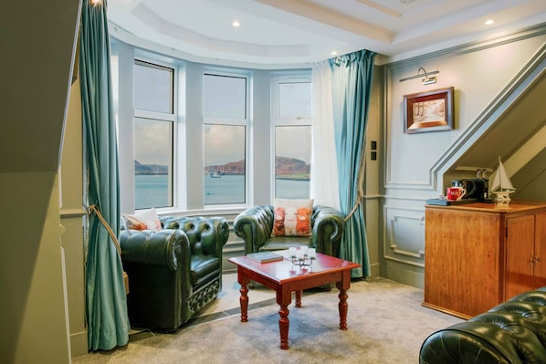 Queen Mary Suite | Lake view
