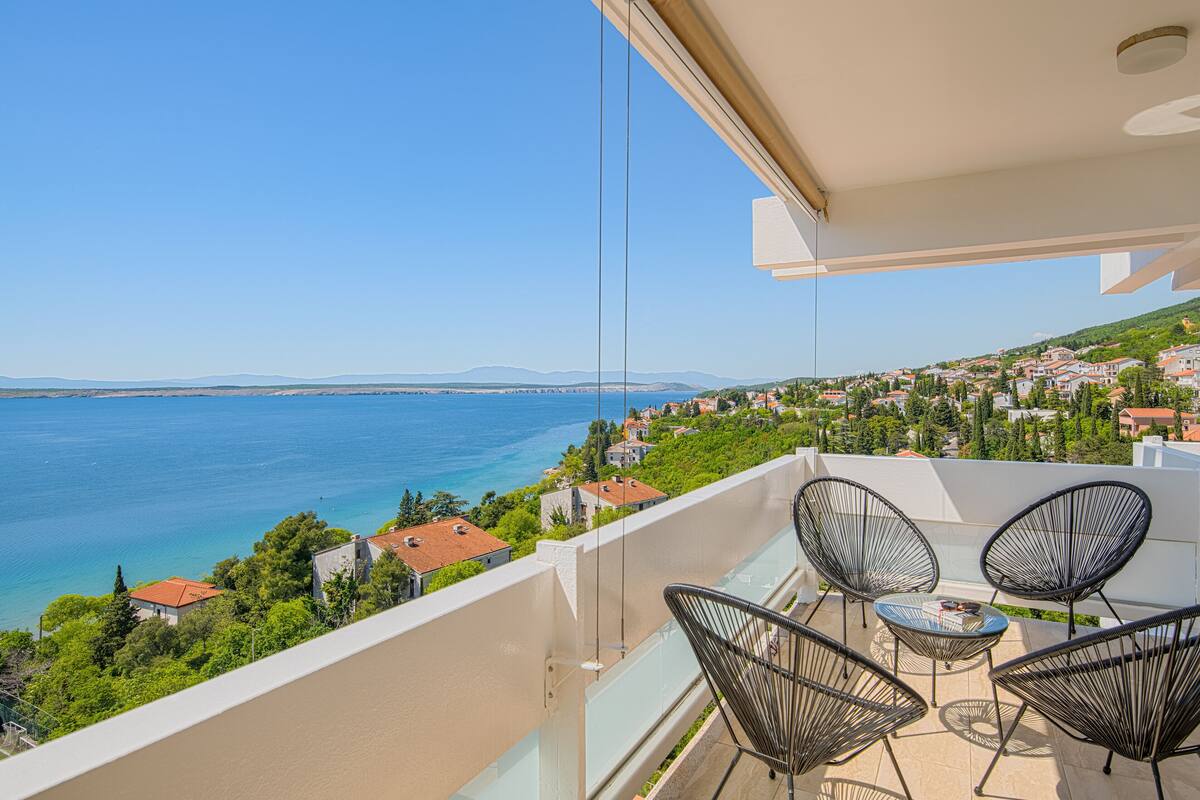Suite, sea view, two balconies | 테라스/파티오