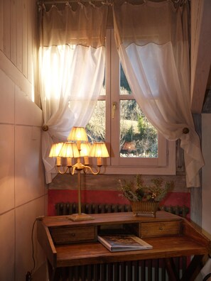 Superior Double Room | Desk, iron/ironing board, free WiFi, bed sheets
