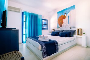 Habitación estándar | Decoración personalizada y tabla de planchar con plancha 