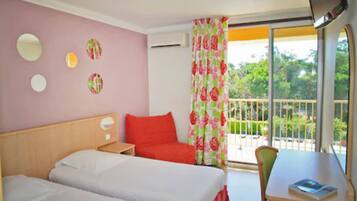 Una scrivania, insonorizzazione, Wi-Fi gratuito