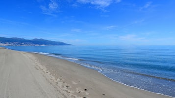 Vlak bij het strand