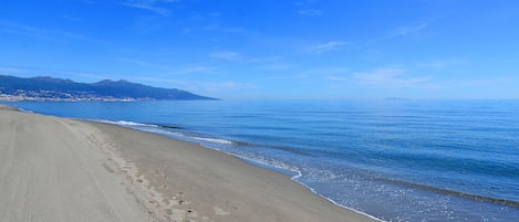 Vlak bij het strand