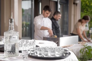 Breakfast and dinner served, international cuisine - Hara Ilios Village (Hersonissos)