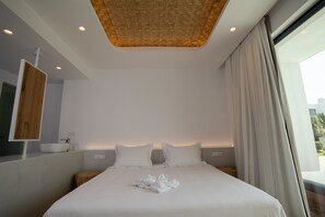 Premium-Doppelzimmer, eigener Pool | Hochwertige Bettwaren, Pillowtop-Betten, Zimmersafe, Schreibtisch
