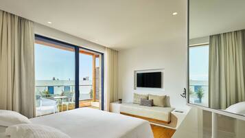 Premium Double Room | Premium bedding, pillow-top beds, in-room safe, desk