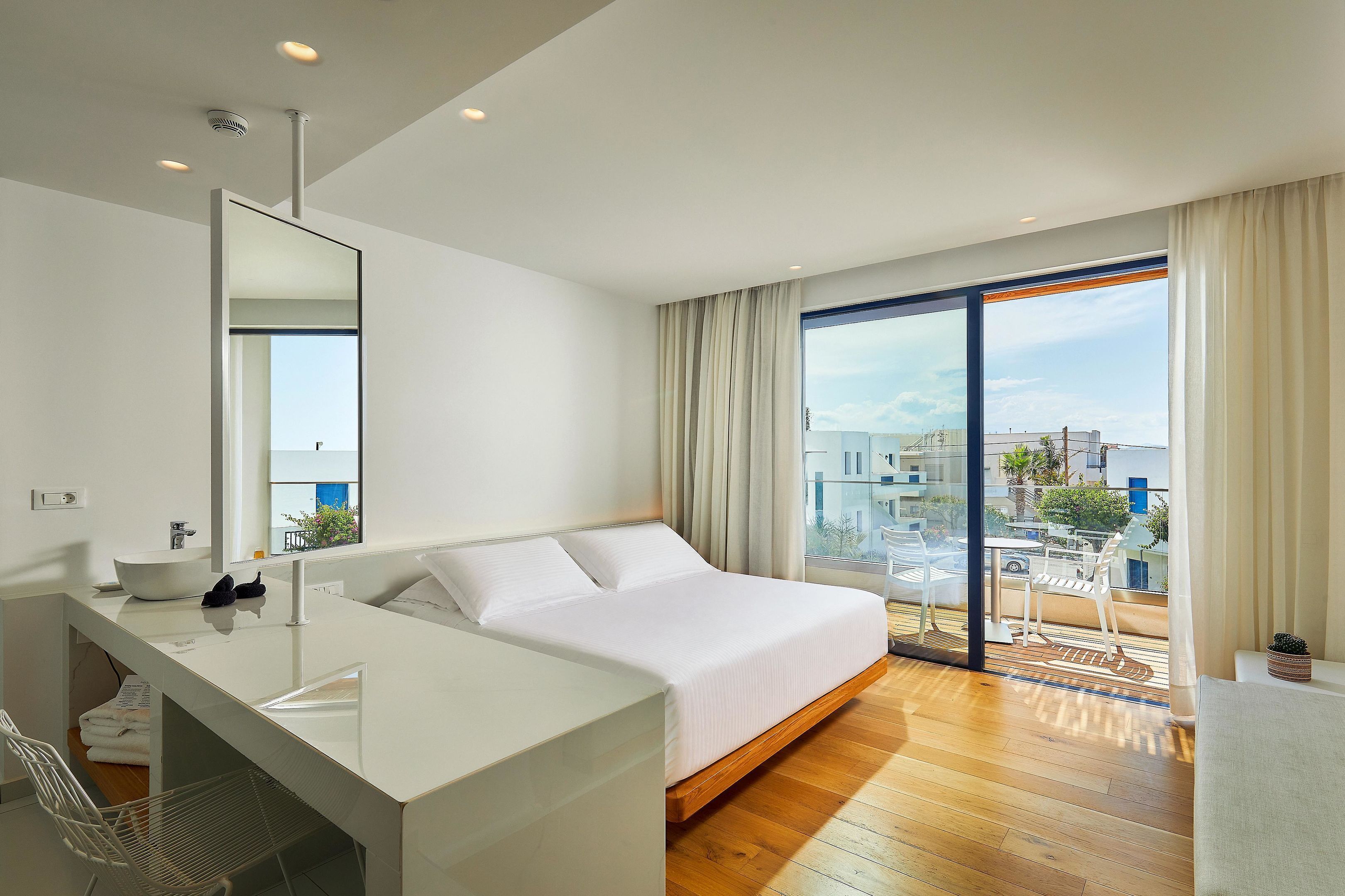 Premium Double Room | Premium bedding, pillow-top beds, in-room safe, desk
