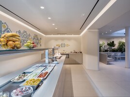 Desayuno continental incluido todos los días 