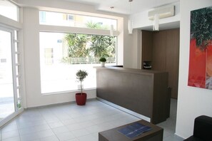 Reception - Marirena (Malevizi)