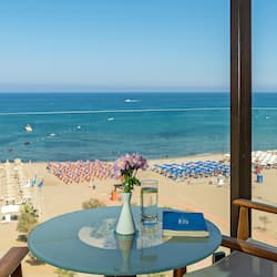Deluxe suite, uitzicht op zee | Balkon