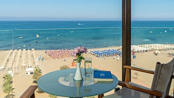 Deluxe suite, uitzicht op zee | Balkon