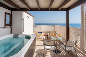 Deluxe Suite Sea View & Jacuzzi | Teres/patio
