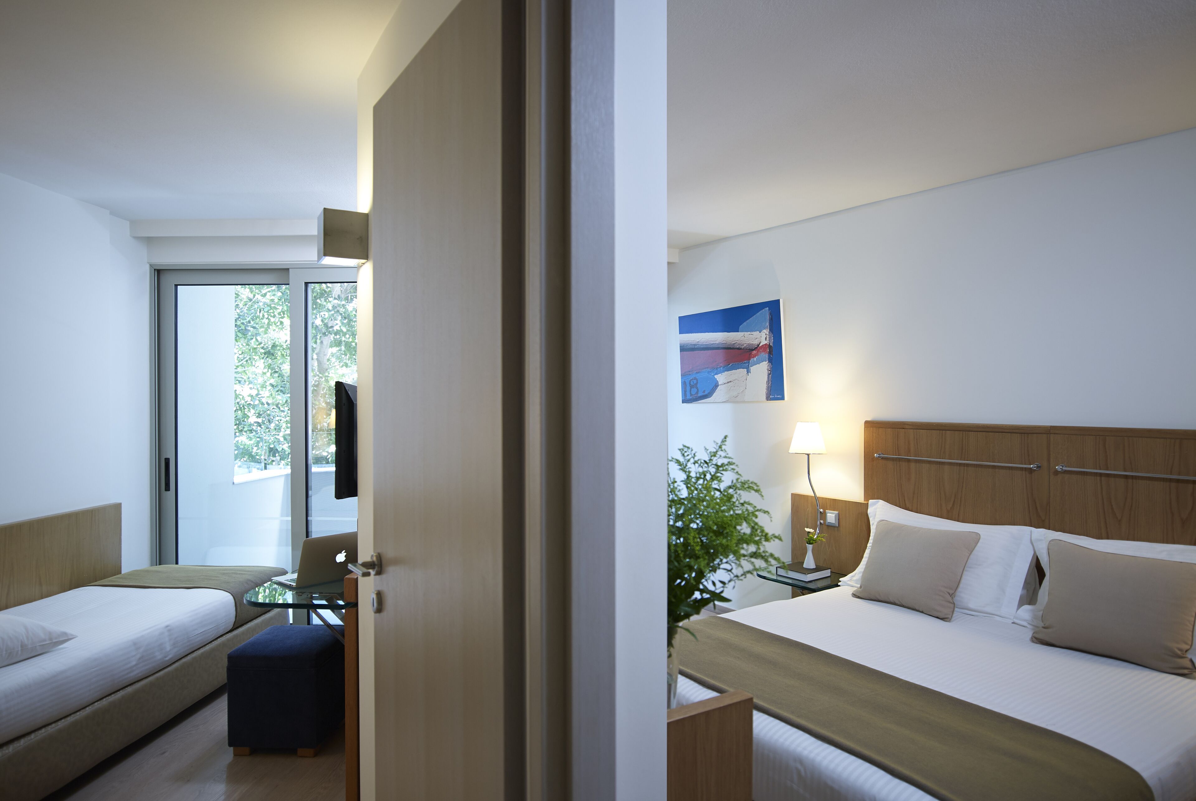 Premium bedding, in-room safe, desk, blackout drapes