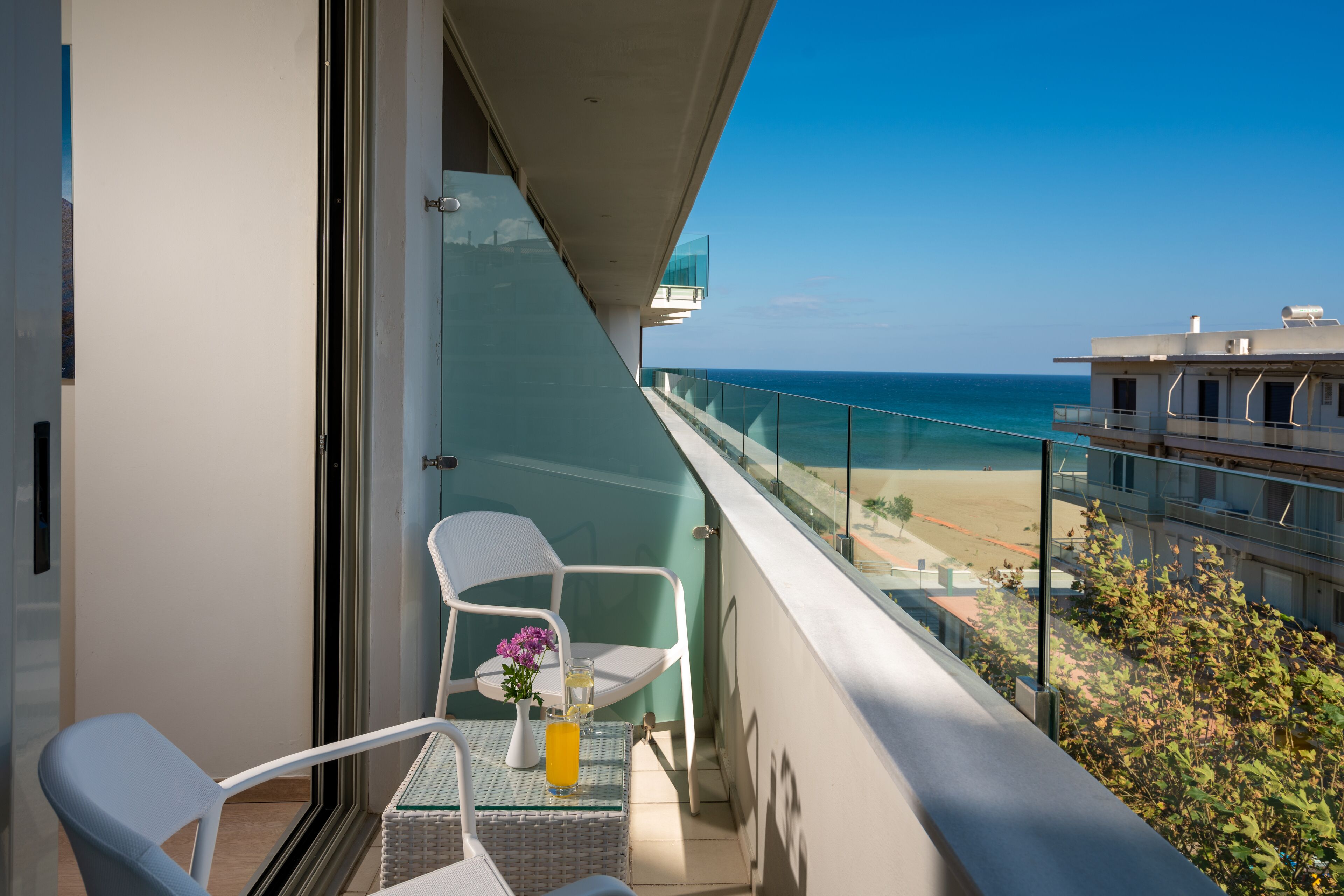 Zimmer, eingeschränkter Meerblick | Ausblick vom Zimmer