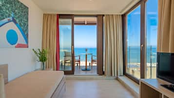 Deluxe Suite, Sea View | Premium bedding, in-room safe, blackout drapes, soundproofing