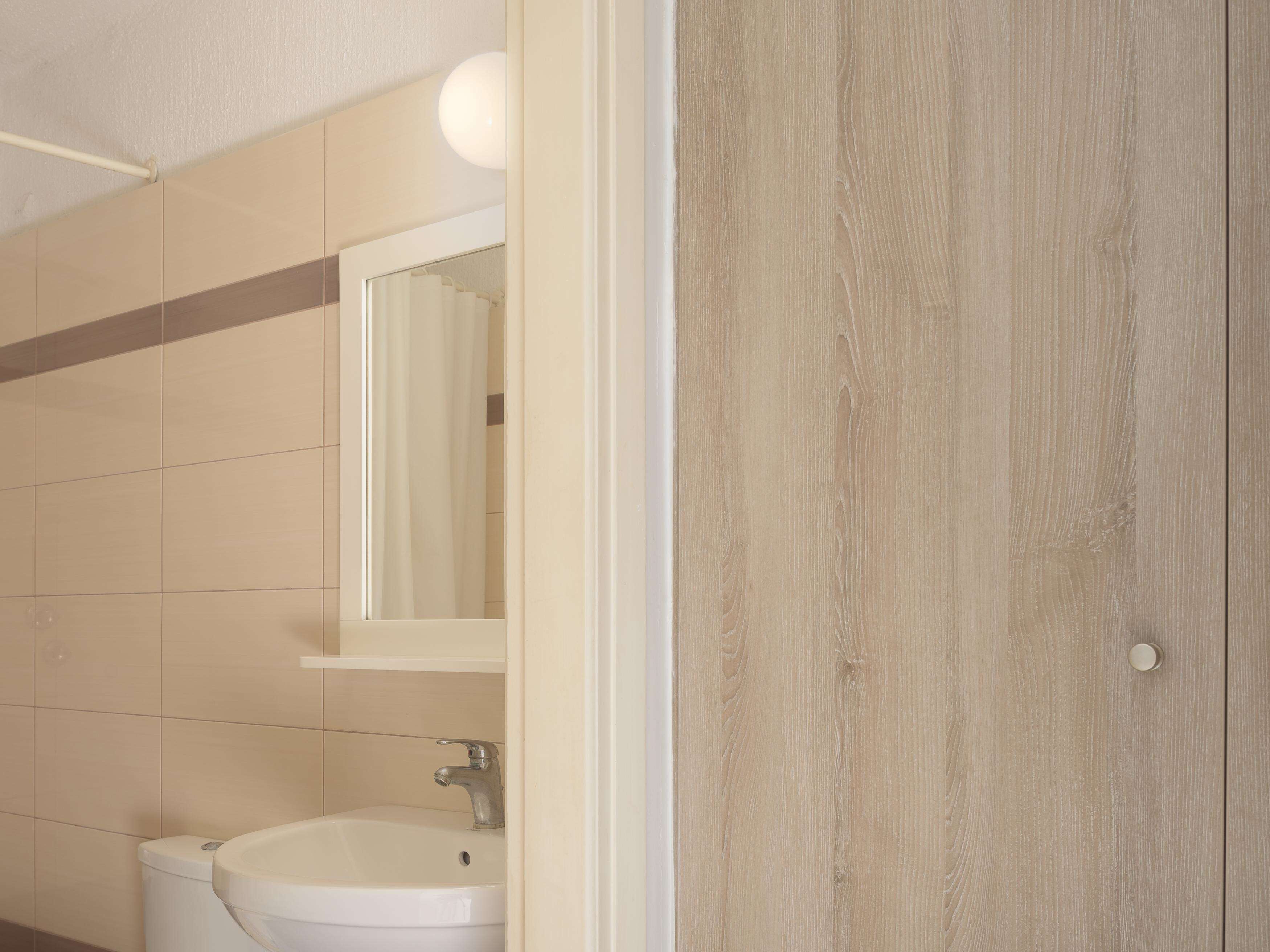 superior room | bathroom | hair dryer, towels