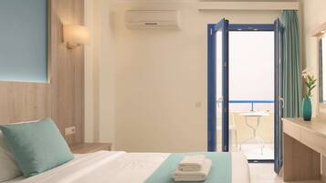Superior Room | In-room safe, desk, free WiFi, bed sheets